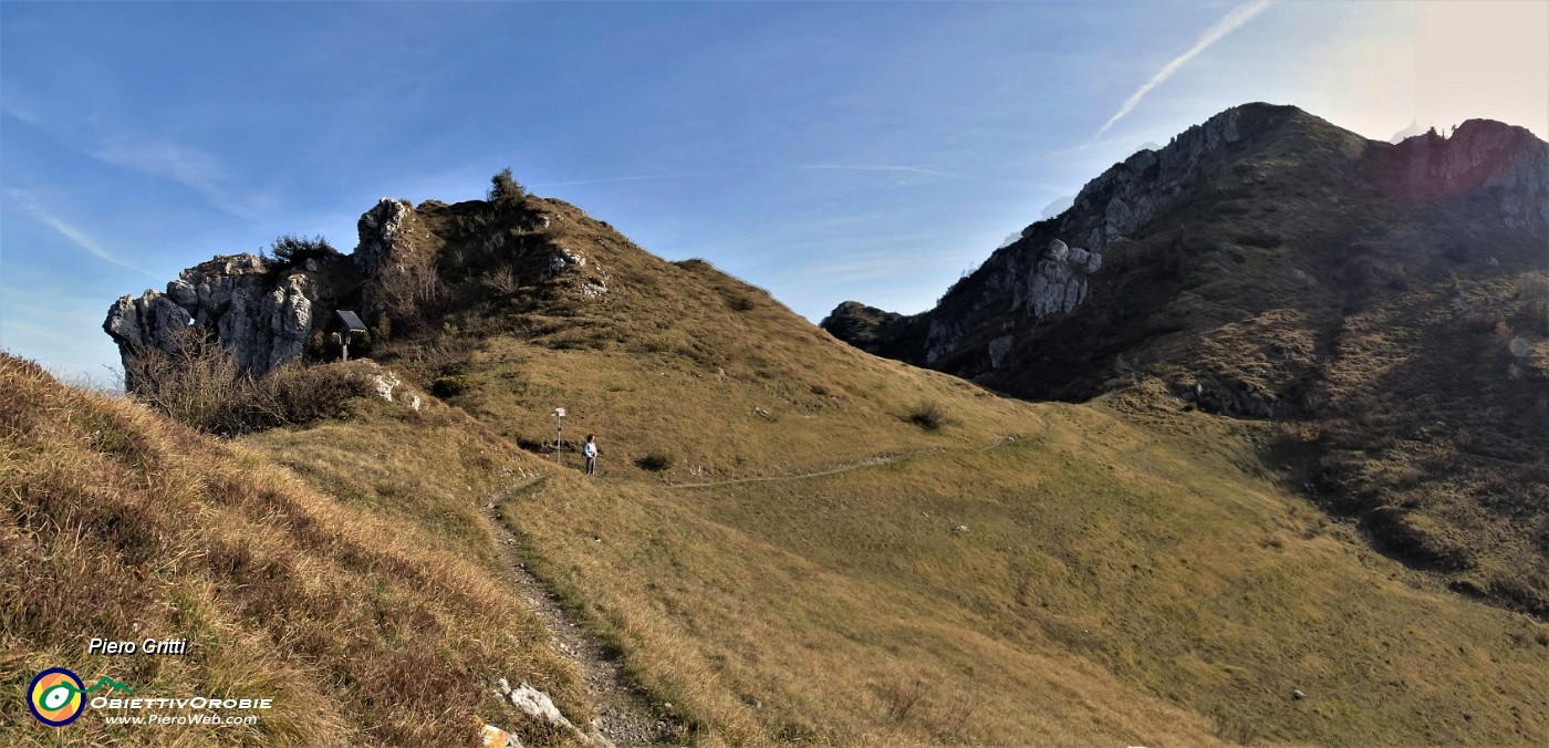 89 E ci godiamo ancora il sole al Passo di Grialeggio.jpg